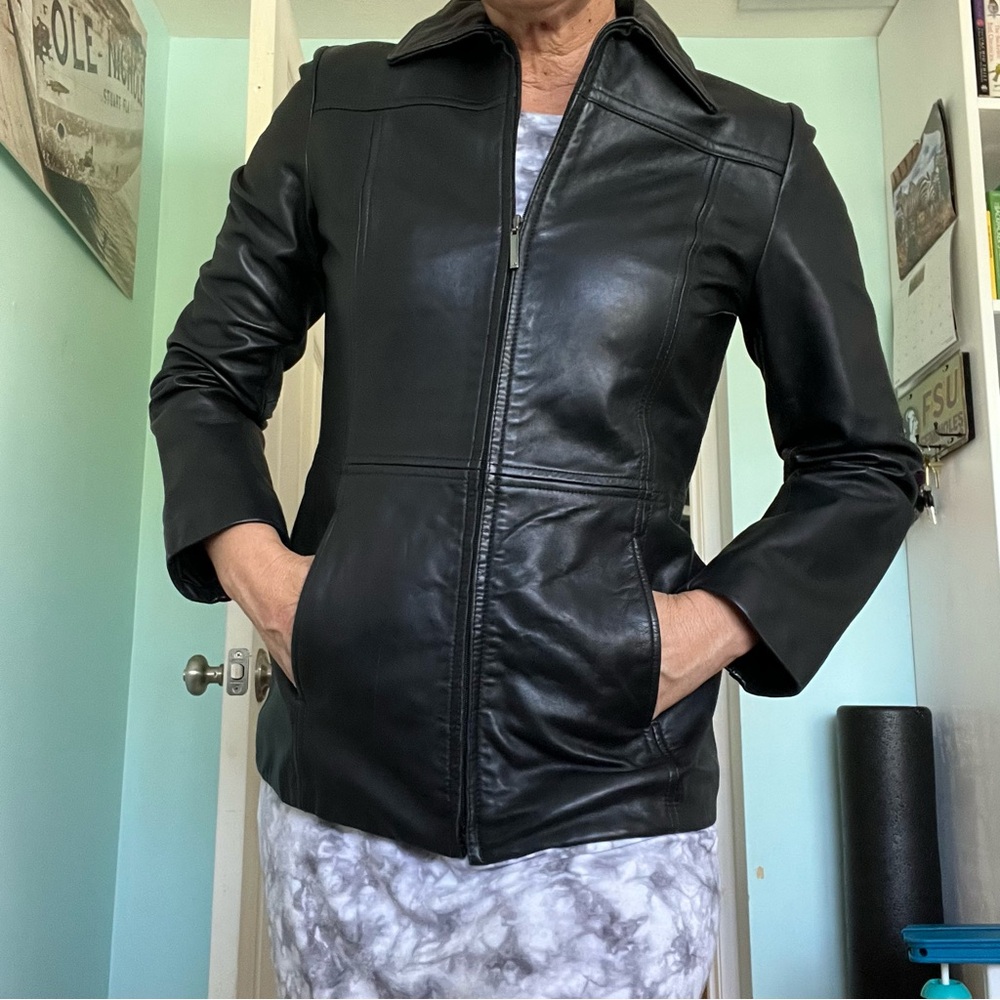 Vintage Nine West Black Leather Jacket for Women size small with zipper front - Picture 7 of 12